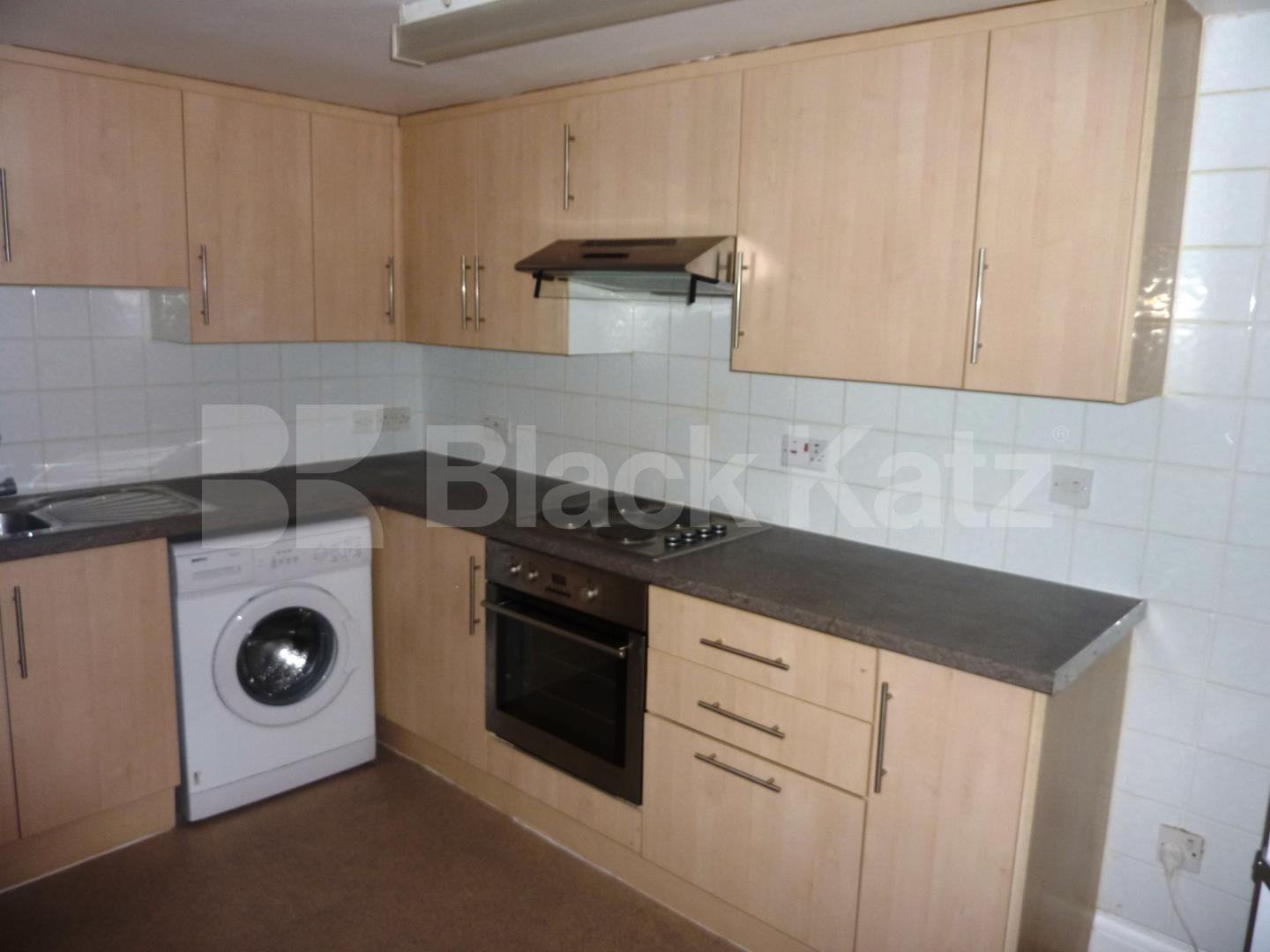 			NEW INSTRUCTION!, 2 Bedroom, 1 bath, 1 reception Flat			 Chalton Street, EUSTON / CAMDEN